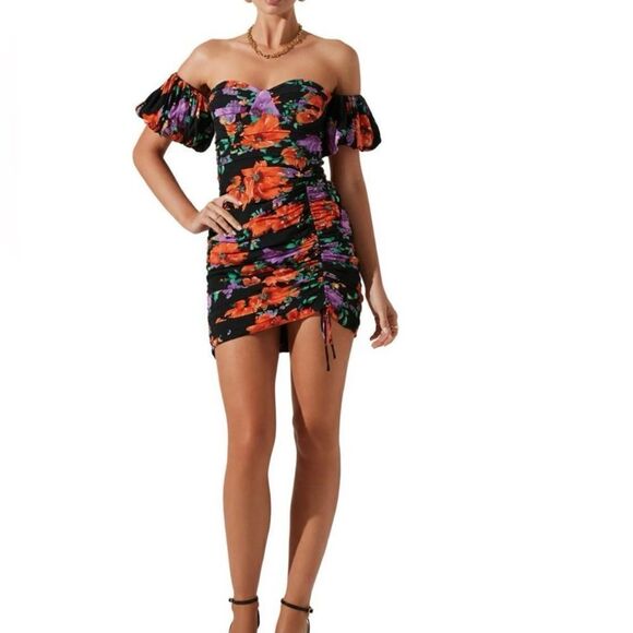 Astr Floral Ruched Off the Shoulder Mini
NWT Size M - Picture 1 of 6